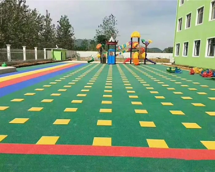 幼儿园小区游乐场施工